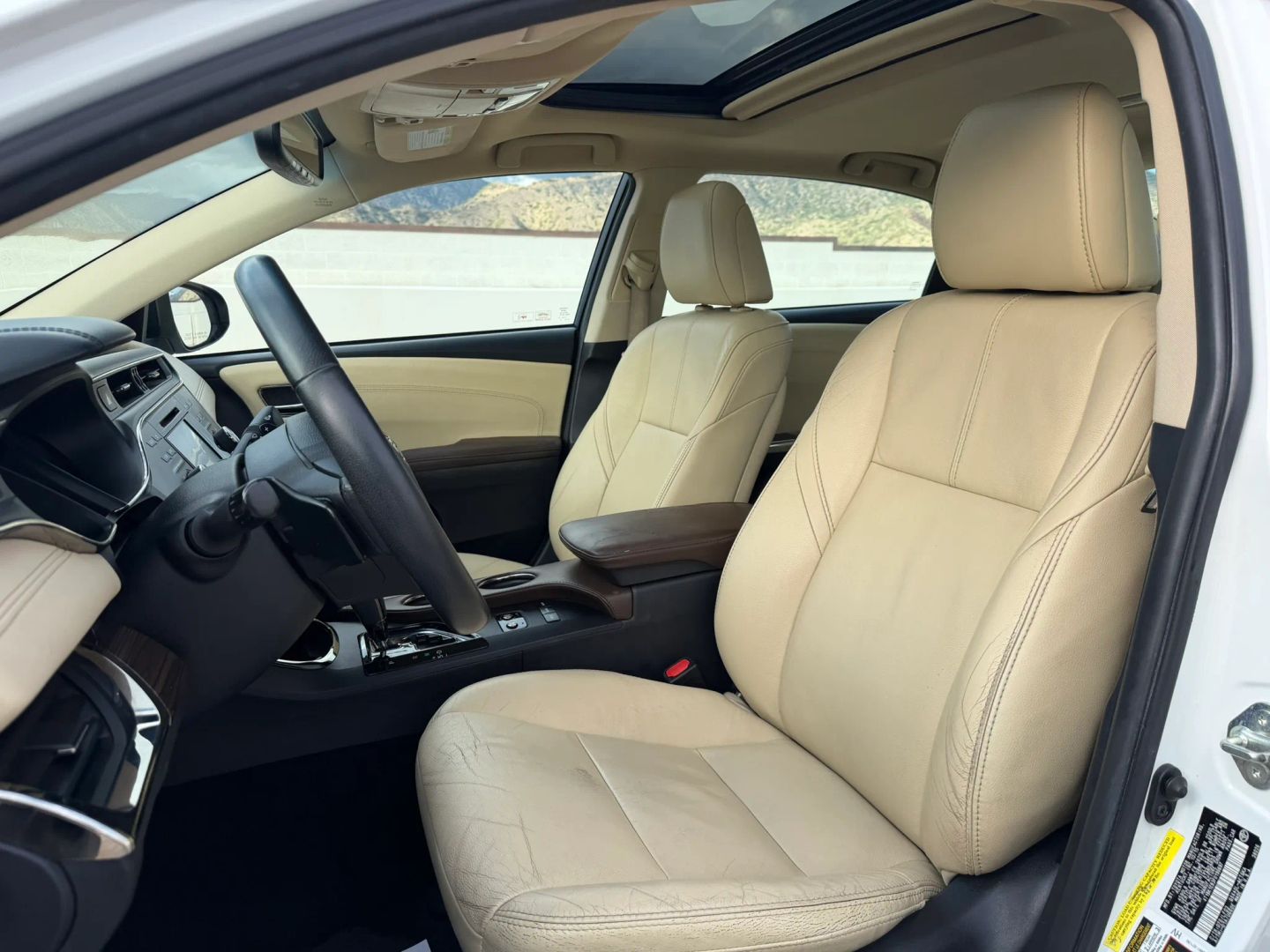 Photo 10 of this Toyota Avalon
