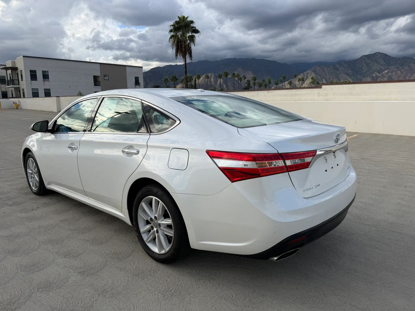 Photo 3 of this Toyota Avalon
