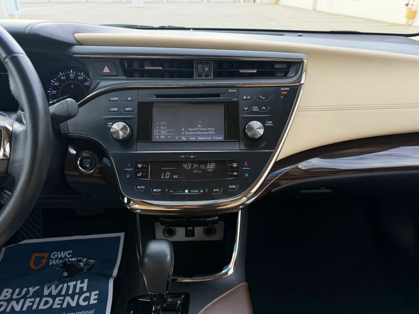 Photo 15 of this Toyota Avalon