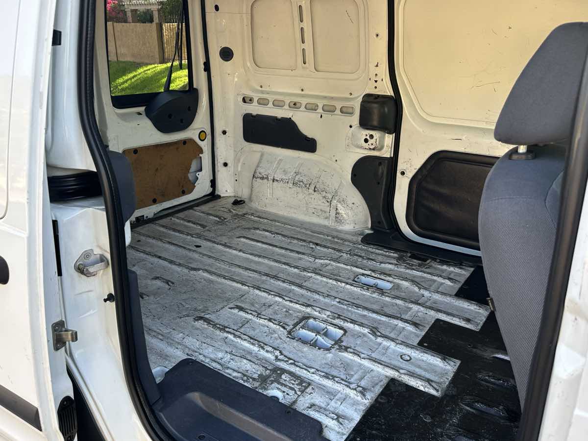 2013 Ford Transit Connect XL photo 17