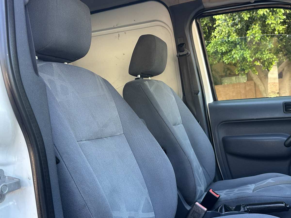 2013 Ford Transit Connect XL photo 19