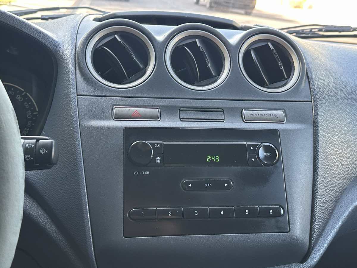 2013 Ford Transit Connect XL photo 22