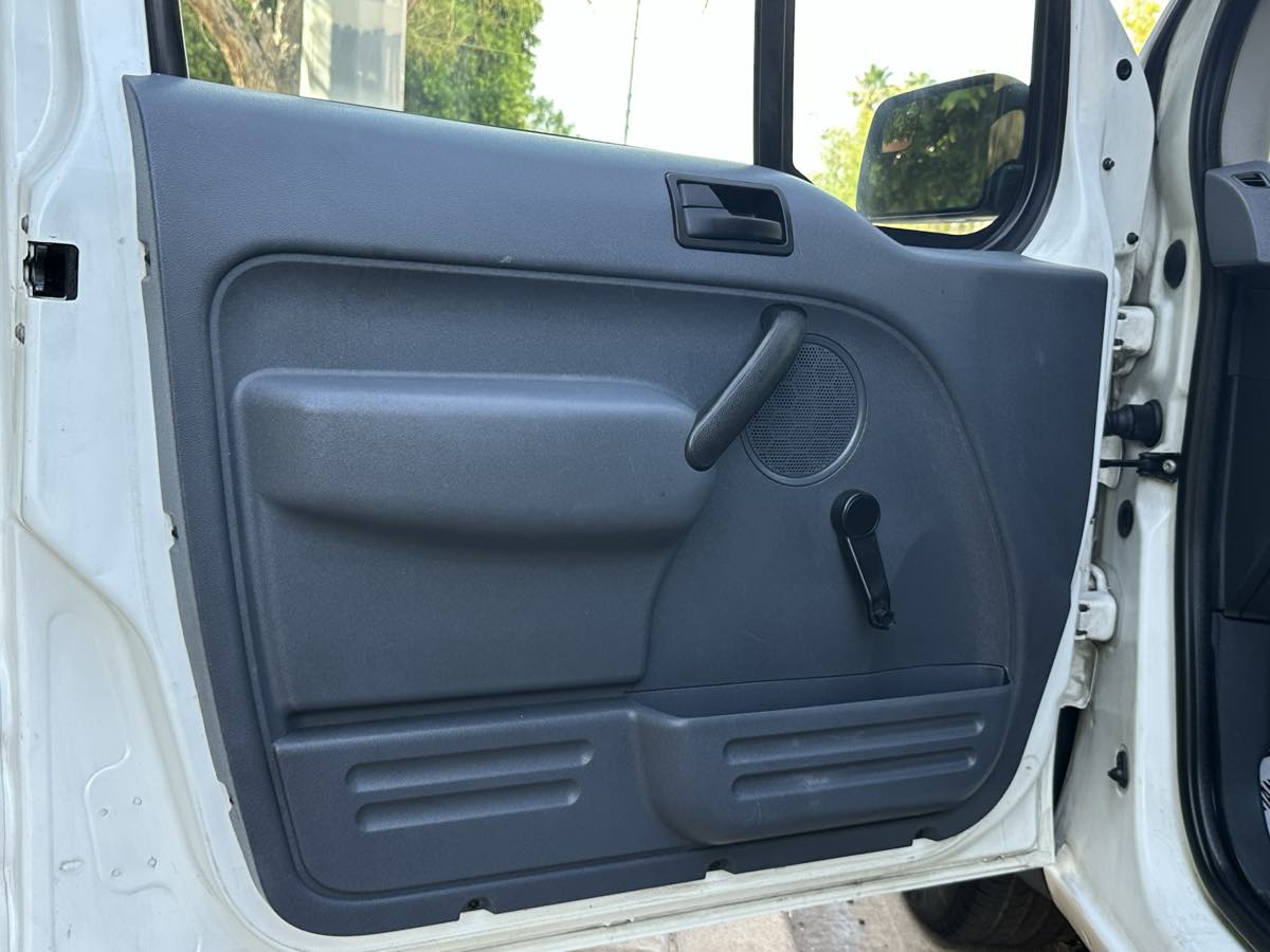 2013 Ford Transit Connect XL photo 31