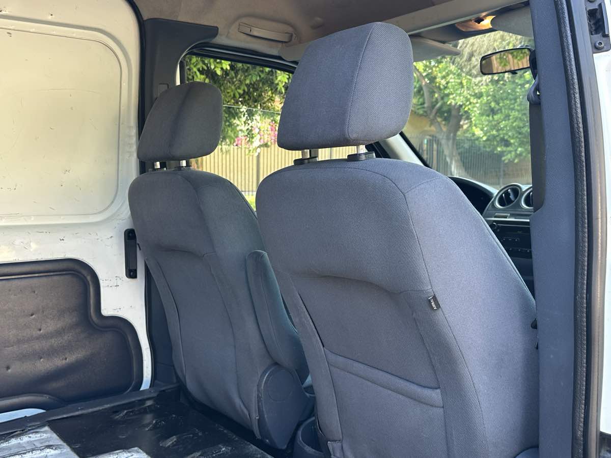 2013 Ford Transit Connect XL photo 38