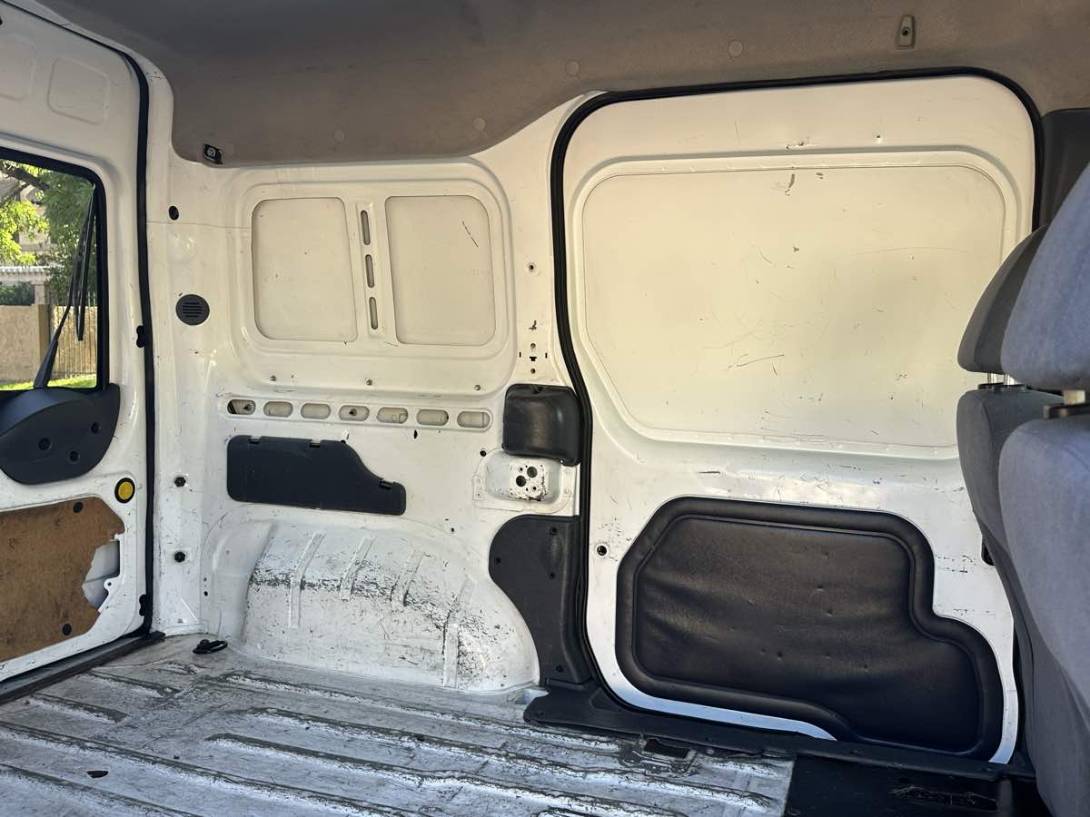2013 Ford Transit Connect XL photo 39