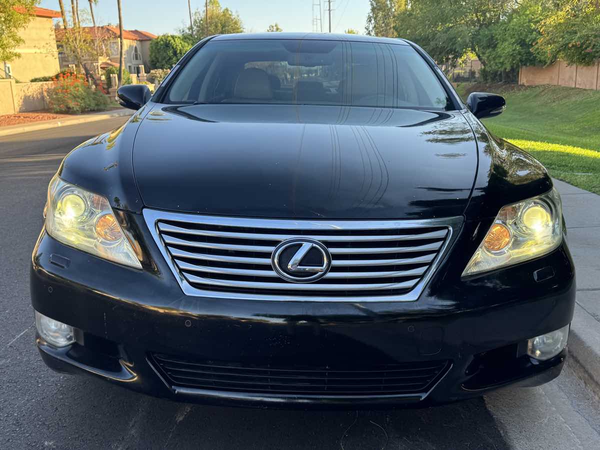 2010 Lexus LS 460 photo 3