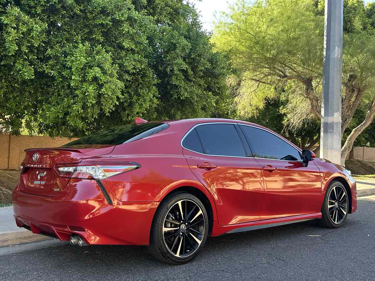 2019 Toyota Camry XSE SE photo 4