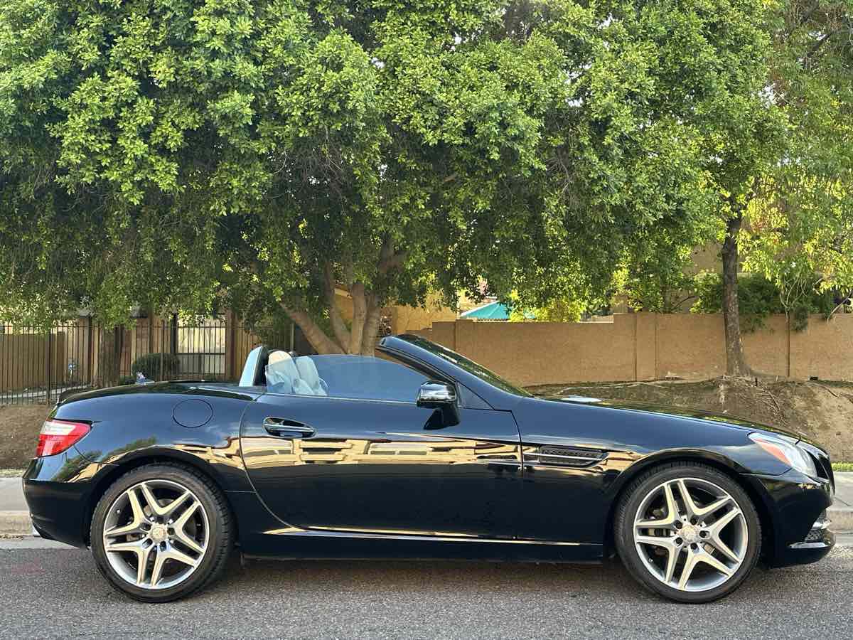 2015 Mercedes Benz SLK 250 photo 3