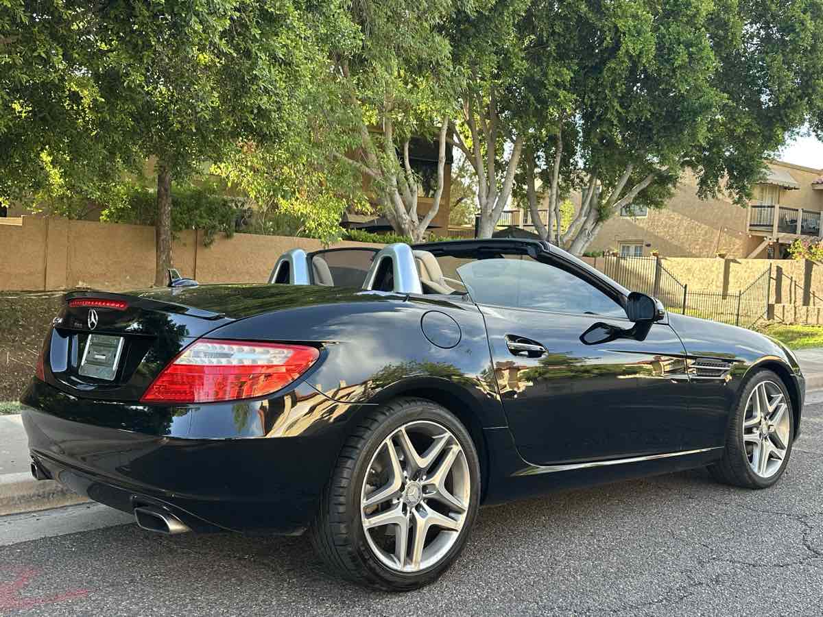 2015 Mercedes Benz SLK 250 photo 4