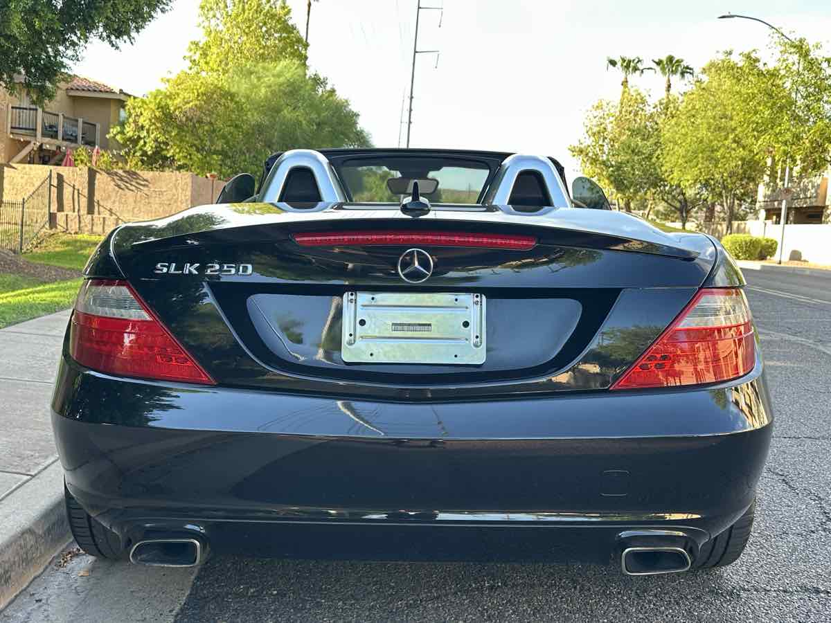 2015 Mercedes Benz SLK 250 photo 5