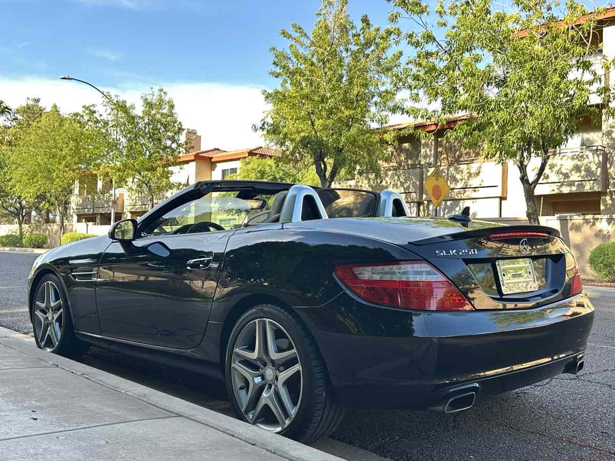 2015 Mercedes Benz SLK 250 photo 6