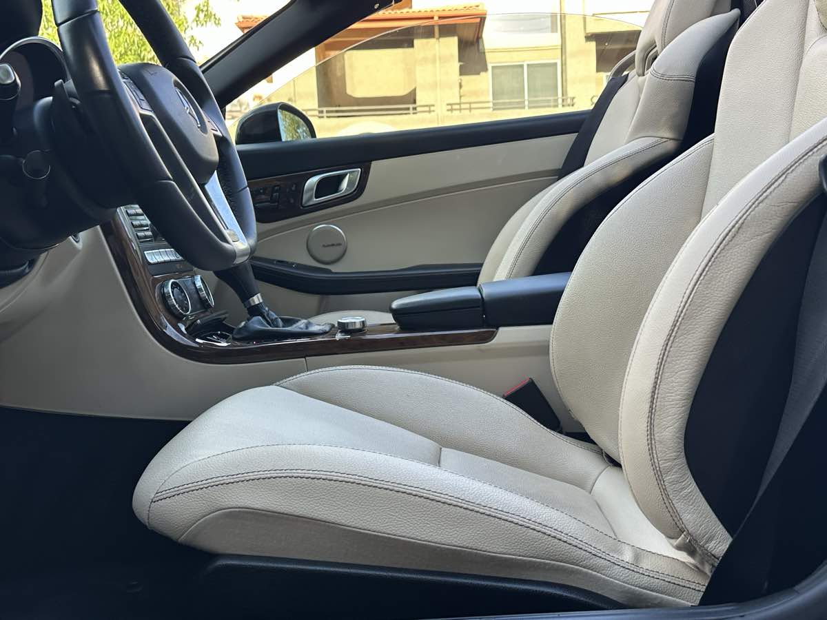 2015 Mercedes Benz SLK 250 photo 8