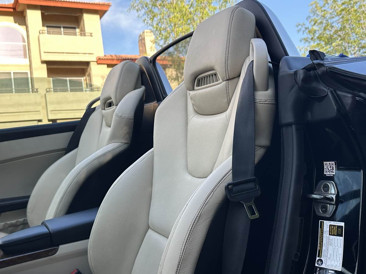 2015 Mercedes Benz SLK 250 photo 9