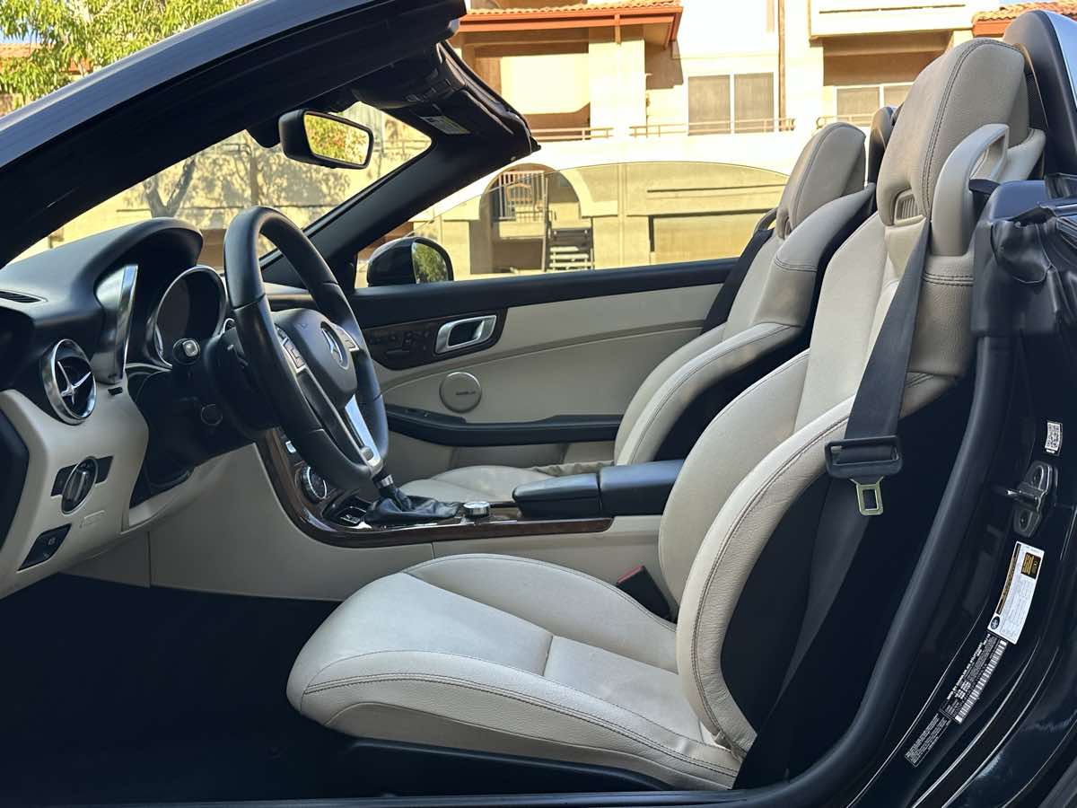 2015 Mercedes Benz SLK 250 photo 10