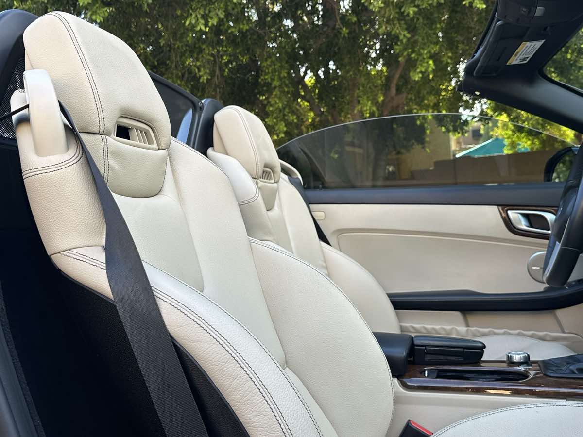 2015 Mercedes Benz SLK 250 photo 11
