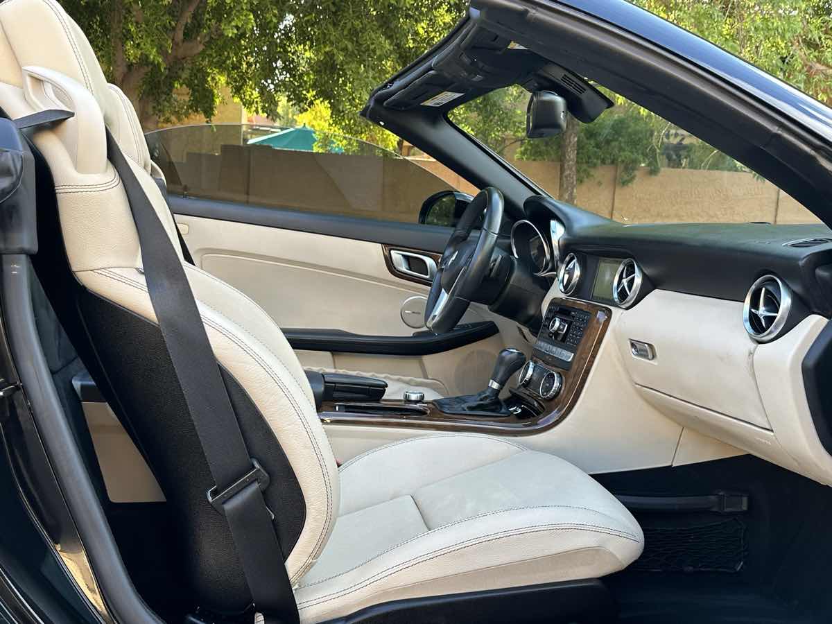 2015 Mercedes Benz SLK 250 photo 13