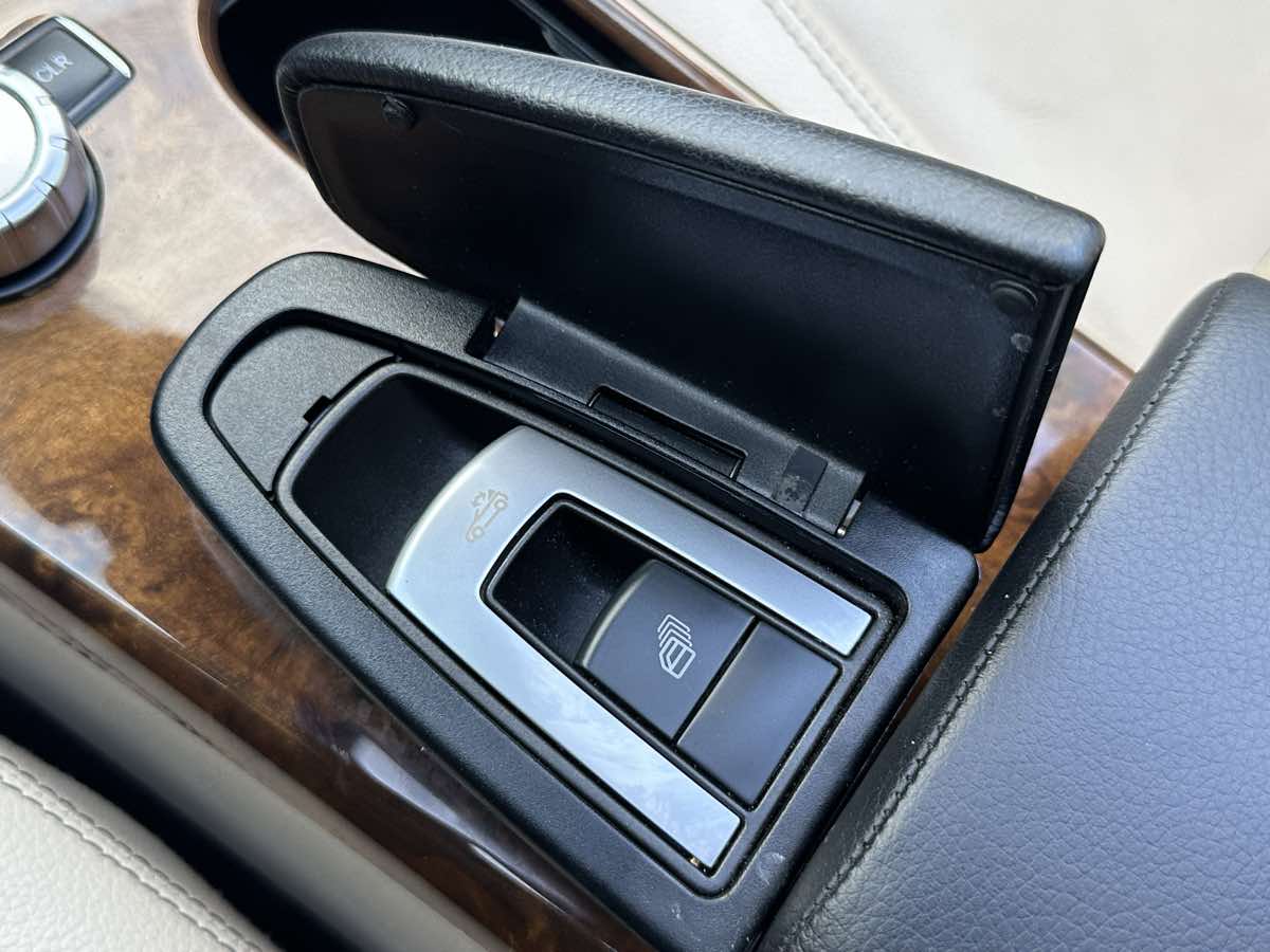 2015 Mercedes Benz SLK 250 photo 19