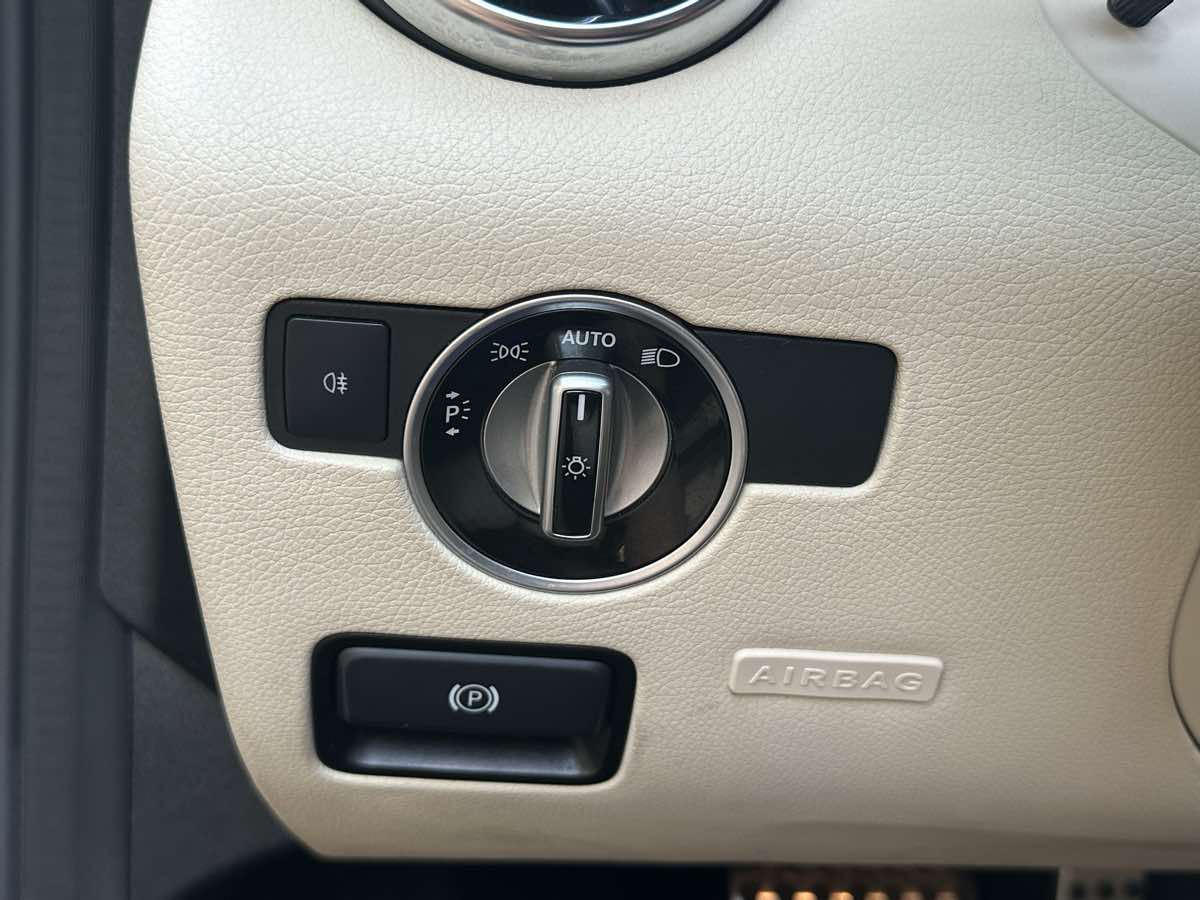 2015 Mercedes Benz SLK 250 photo 20