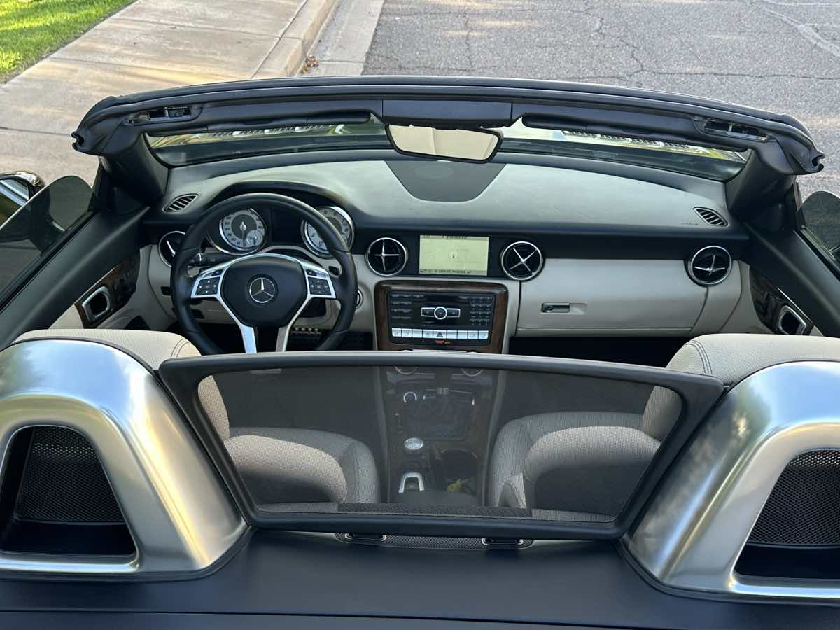 2015 Mercedes Benz SLK 250 photo 22