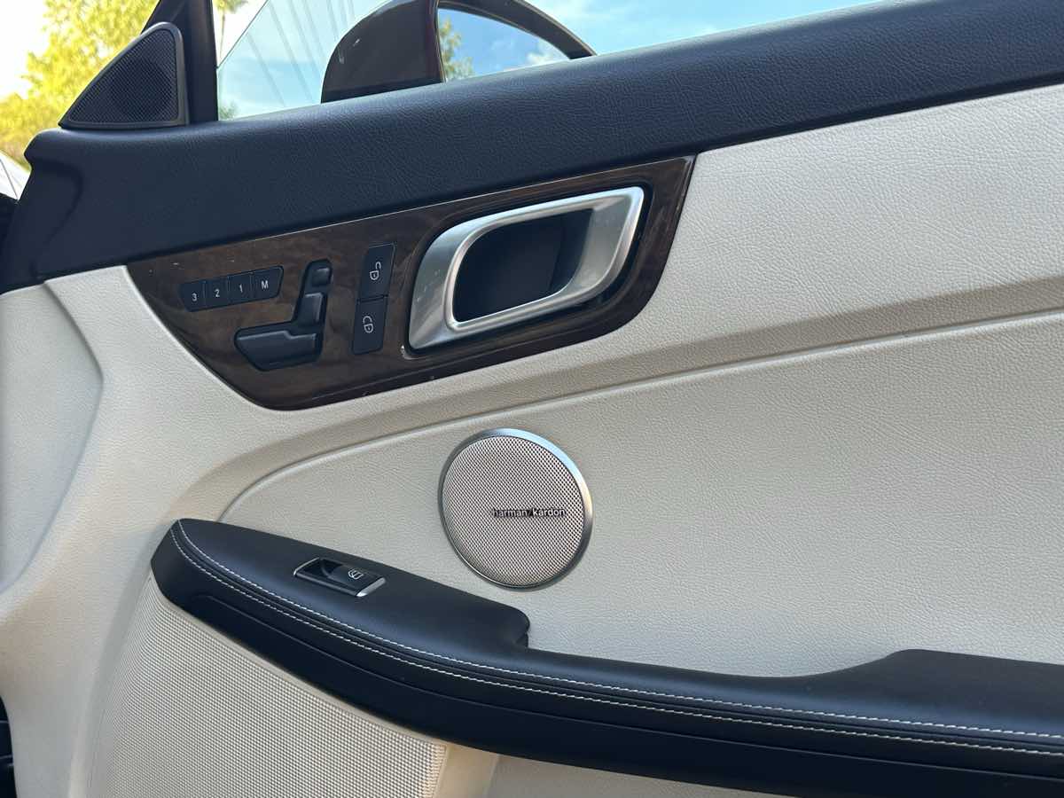 2015 Mercedes Benz SLK 250 photo 31