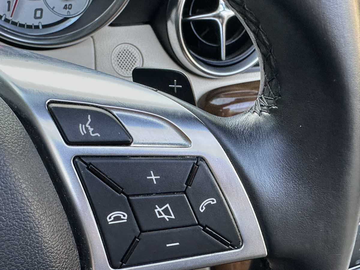 2015 Mercedes Benz SLK 250 photo 35
