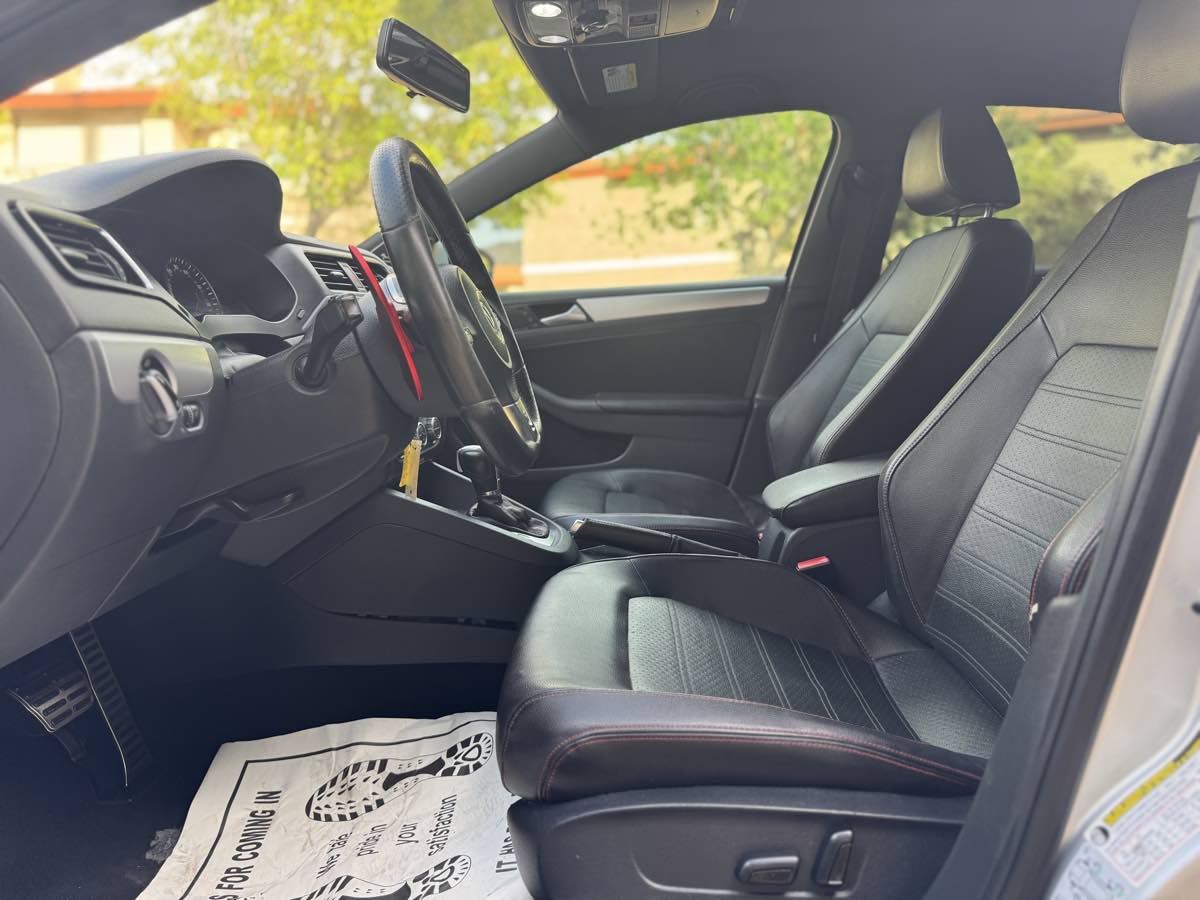 2014 Volkswagen Jetta GLI photo 14