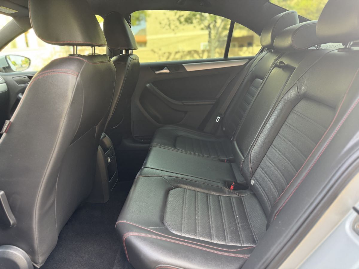 2014 Volkswagen Jetta GLI photo 25