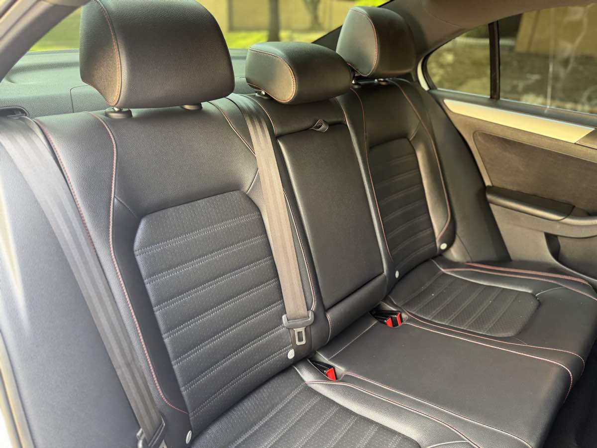 2014 Volkswagen Jetta GLI photo 27