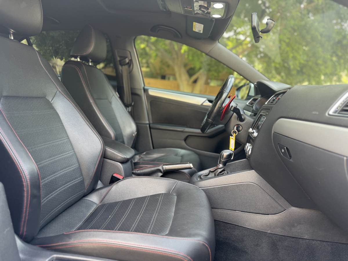 2014 Volkswagen Jetta GLI photo 31