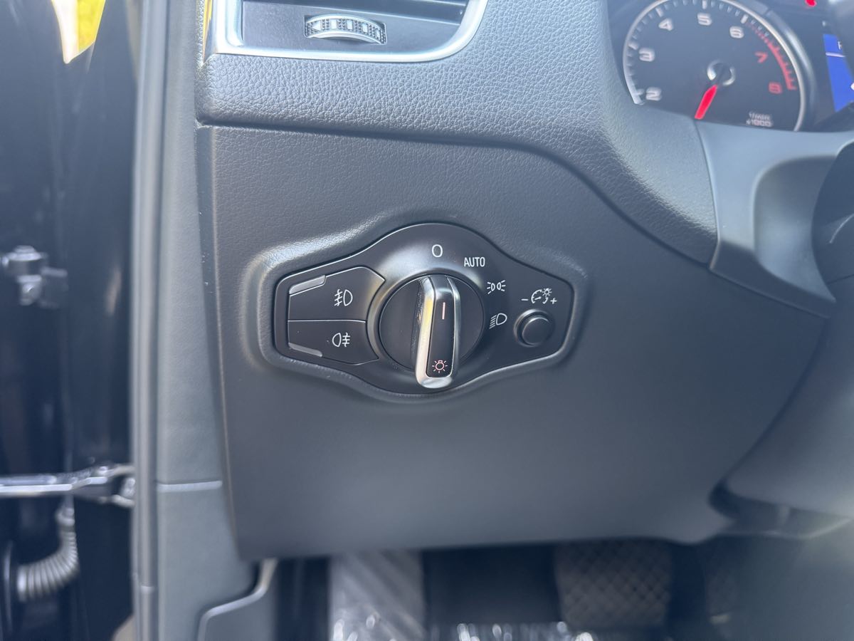 2017 Audi Q5 Premium photo 32