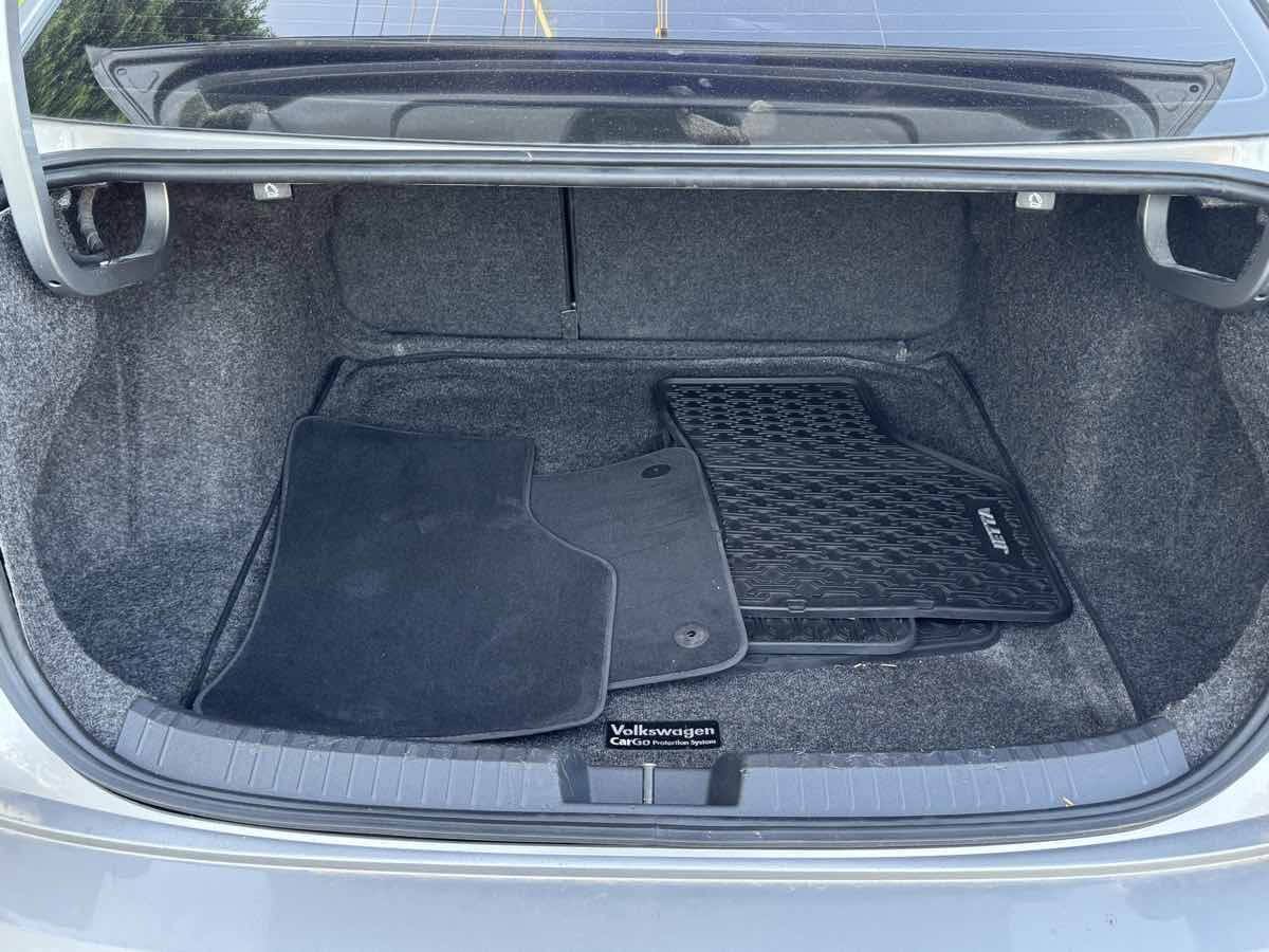 2019 Volkswagen Jetta SE R-Line photo 7