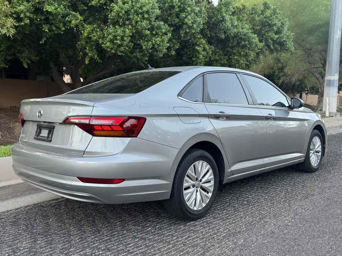 2019 Volkswagen Jetta SE R-Line photo 8