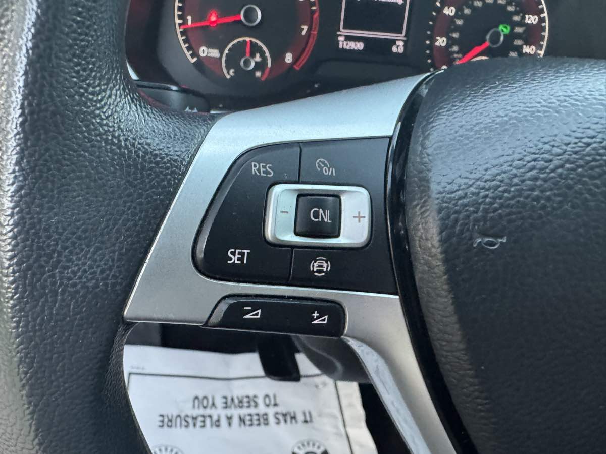 2019 Volkswagen Jetta SE R-Line photo 14