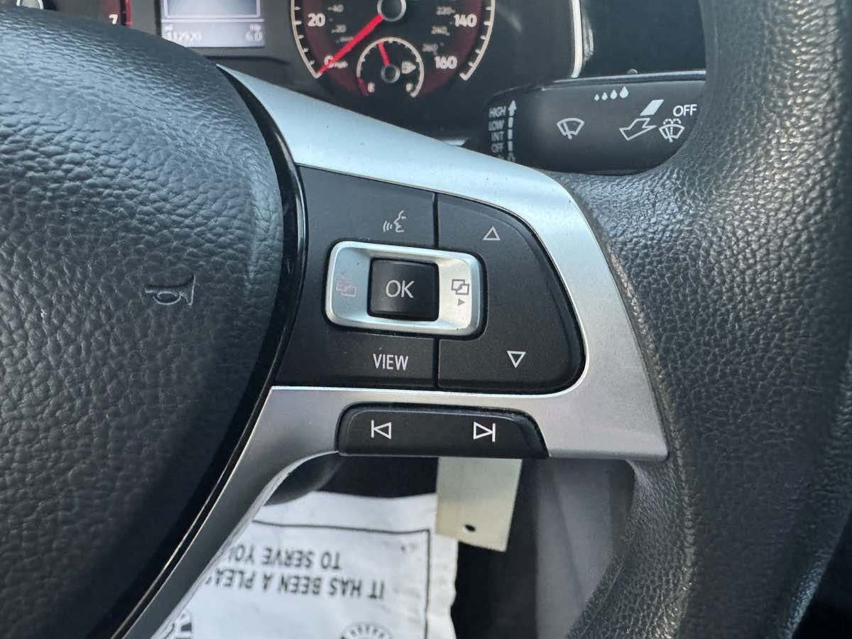 2019 Volkswagen Jetta SE R-Line photo 15