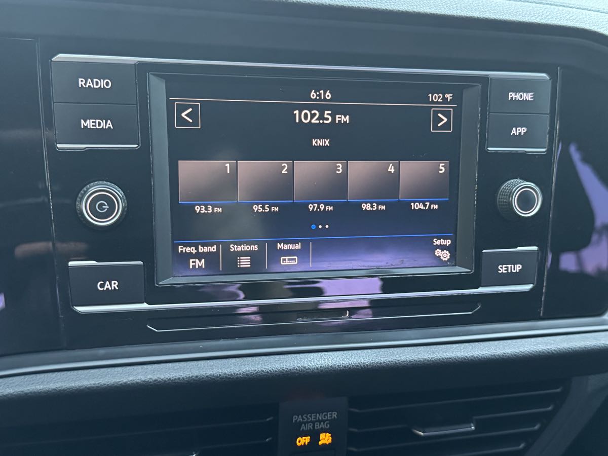 2019 Volkswagen Jetta SE R-Line photo 17