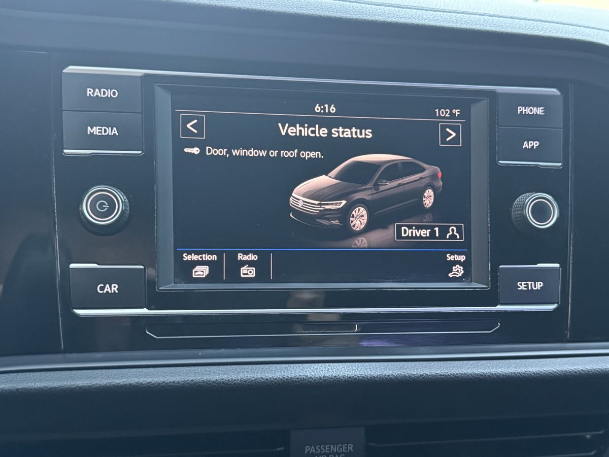2019 Volkswagen Jetta SE R-Line photo 18