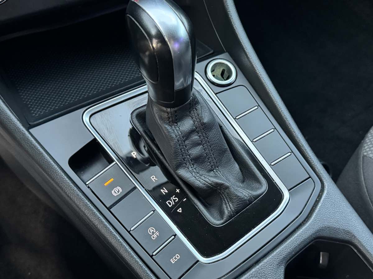 2019 Volkswagen Jetta SE R-Line photo 21