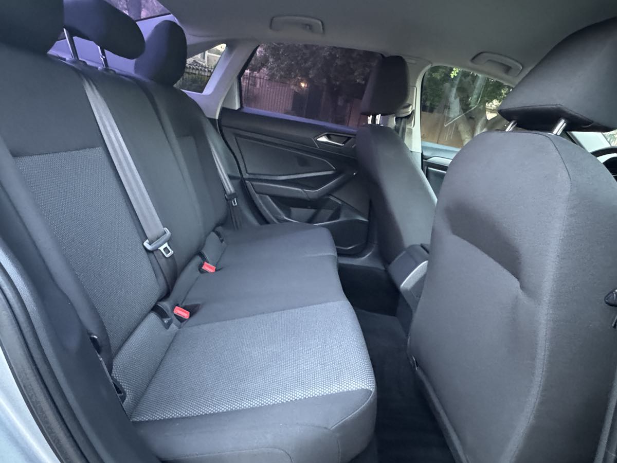 2019 Volkswagen Jetta SE R-Line photo 27