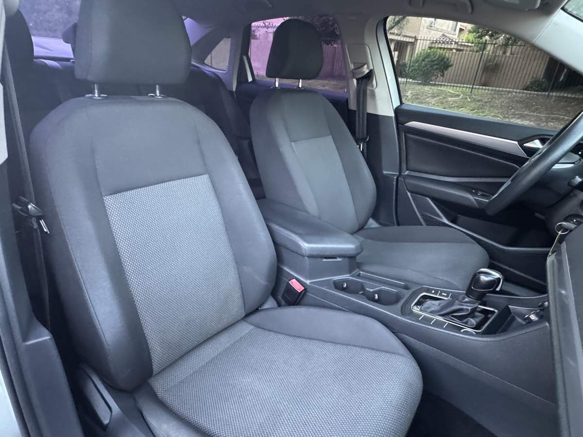 2019 Volkswagen Jetta SE R-Line photo 29