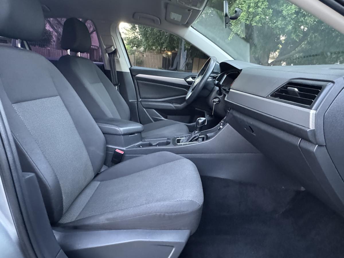 2019 Volkswagen Jetta SE R-Line photo 30