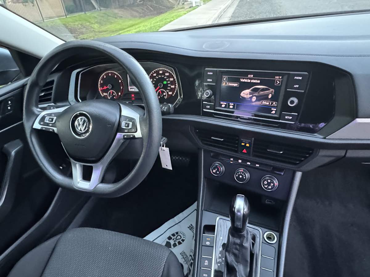 2019 Volkswagen Jetta SE R-Line photo 31