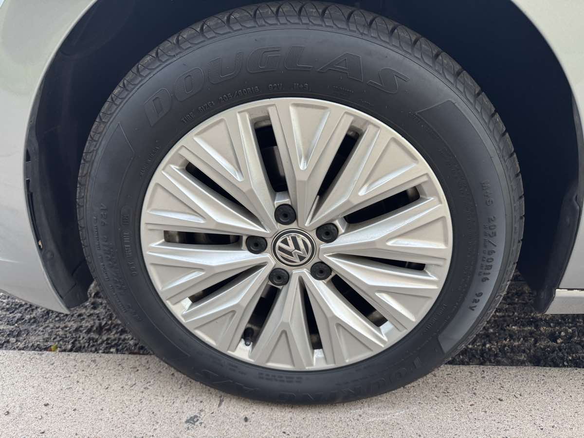 2019 Volkswagen Jetta SE R-Line photo 37