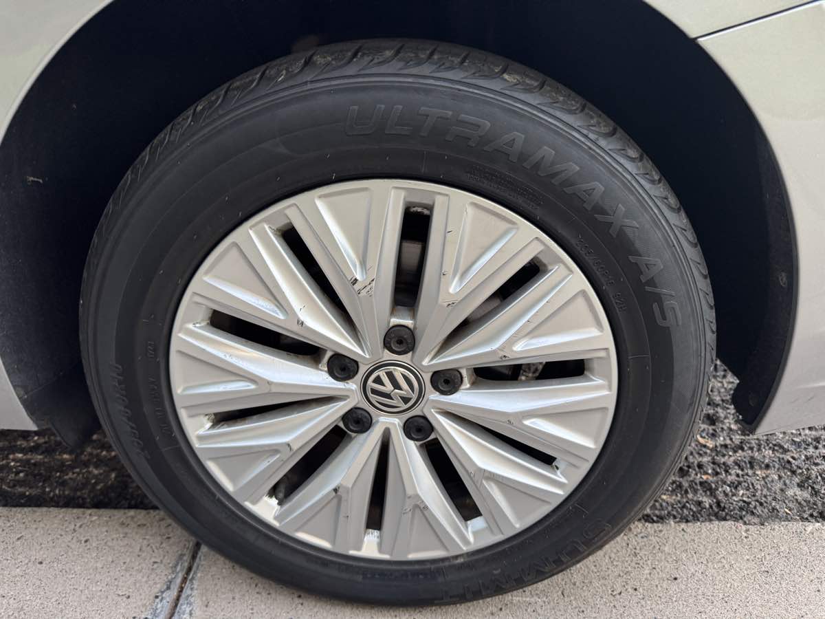 2019 Volkswagen Jetta SE R-Line photo 38