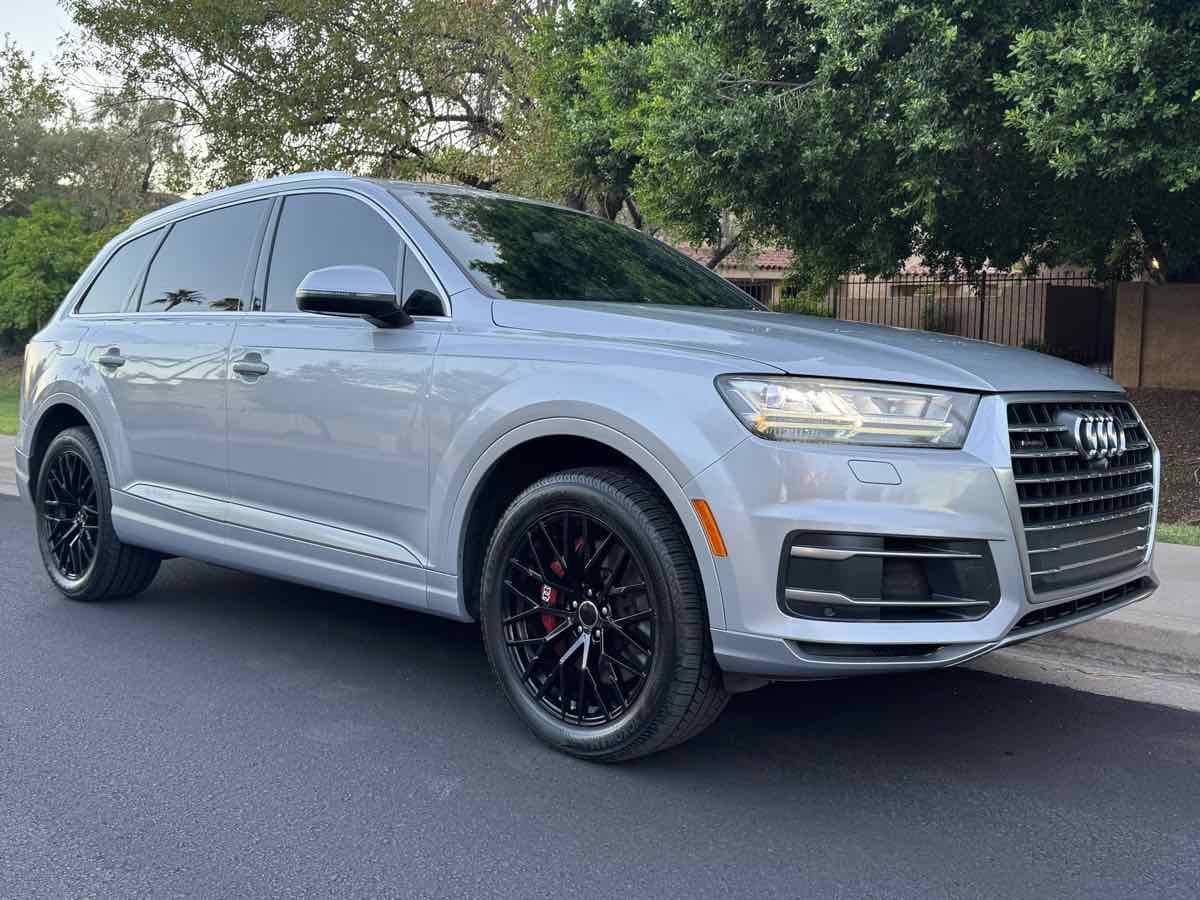 2017 Audi Q7 Premium Plus photo 2
