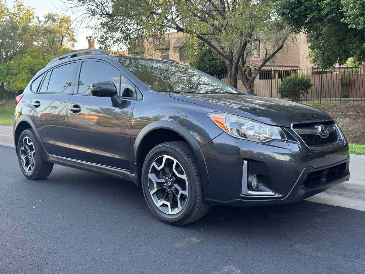 2017 Subaru Crosstrek Limited photo 2