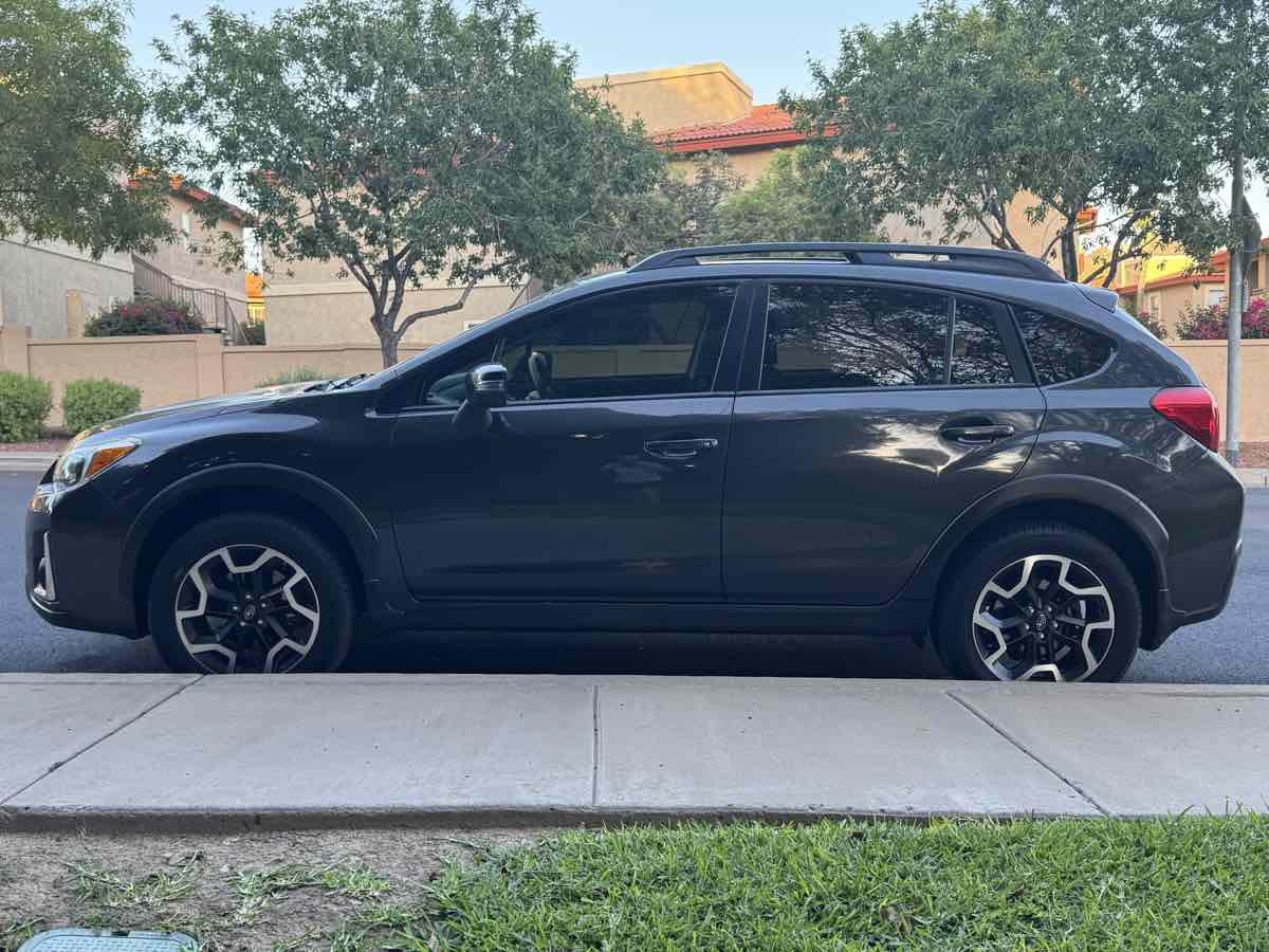2017 Subaru Crosstrek Limited photo 5