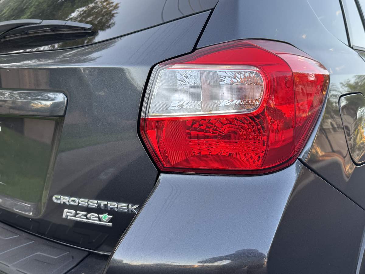 2017 Subaru Crosstrek Limited photo 8