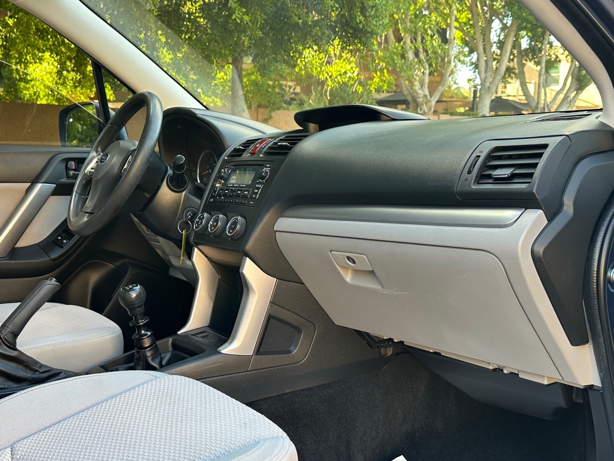 2014 Subaru Forester 2.5i photo 16