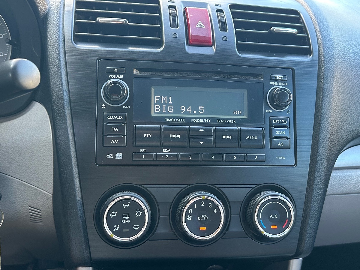 2014 Subaru Forester 2.5i photo 17