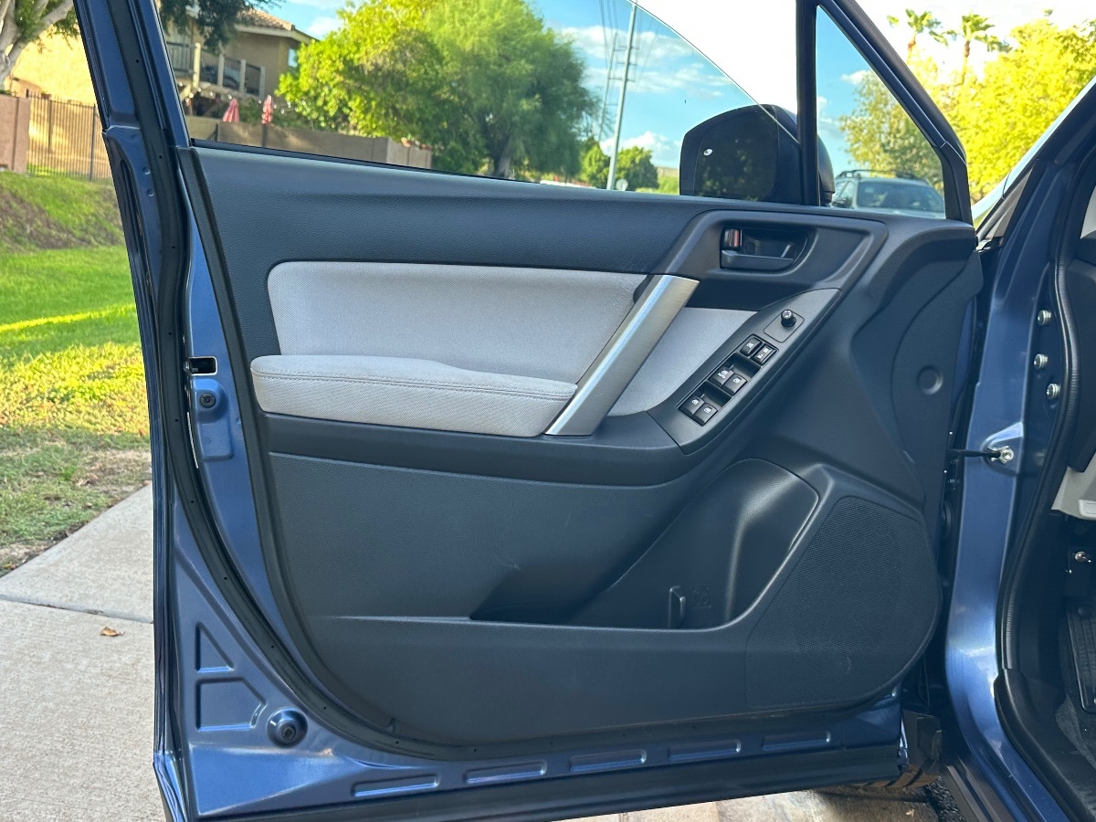 2014 Subaru Forester 2.5i photo 23